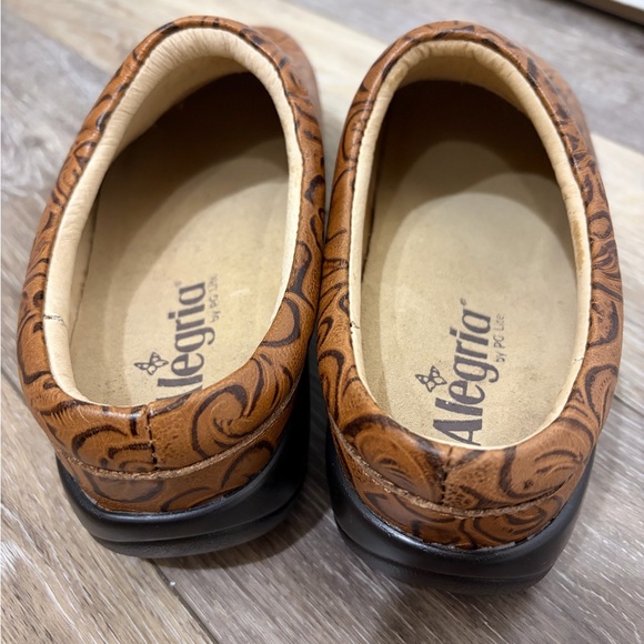 Alegria Kayla Professional Clogs - Picture 9 of 13
